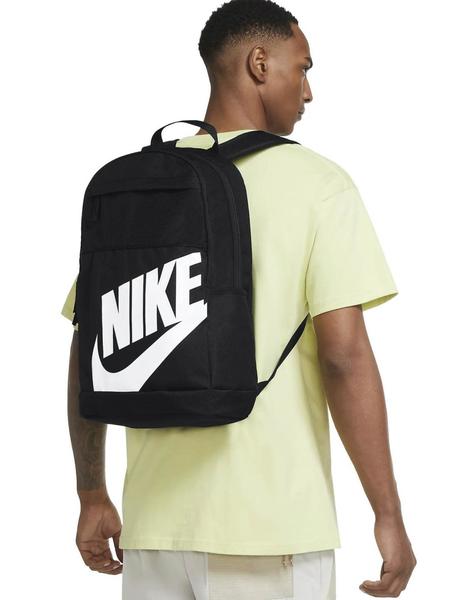 Nike Elemental Negro