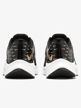Zapatilla Nike Quest Negro/Oro Mujer